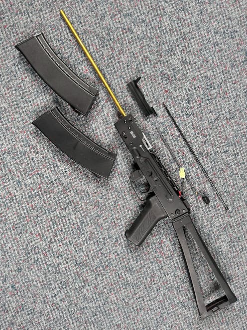 Evolution BY-103421 E-104 AK-104 Paratrooper AEG