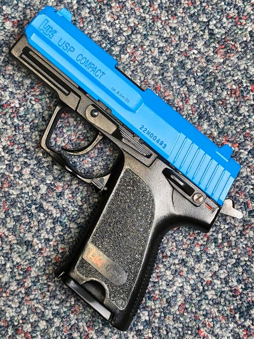 Umarex BY-103753 H&K USP Compact Spring Operated Airsoft Pistol; PTT Blue