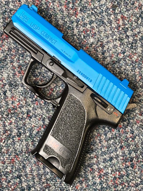 Umarex BY-103310 H&K USP Compact Spring Operated Airsoft Pistol; PTT Blue