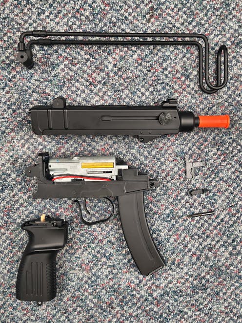 Jing Gong BY-103483 V-61 SMG