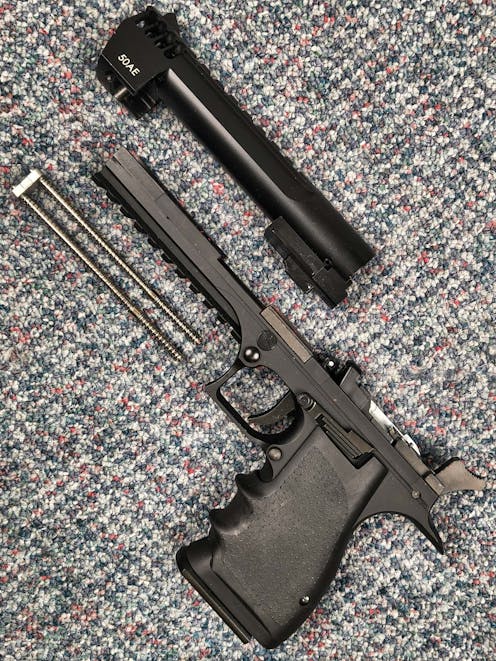 Cybergun BY-105426 - Desert Eagle L6 .50AE CO2 GBB Pistol; FULL AUTO; Black