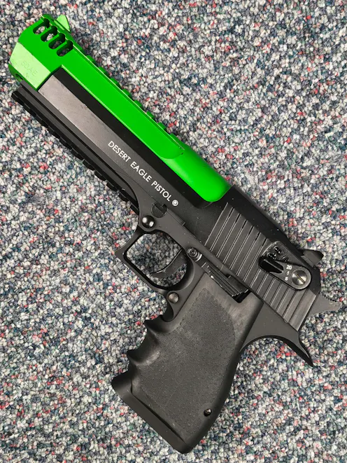Cybergun BY-104373 - Desert Eagle L6 .50AE CO2 GBB Pistol; FULL AUTO; PTT Green