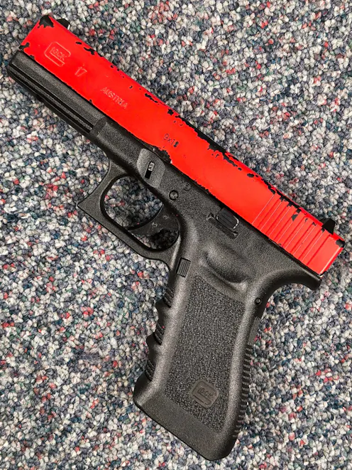 Umarex BY-105607 - GLOCK 17 Gen.3 GBB Pistol; PTT Red