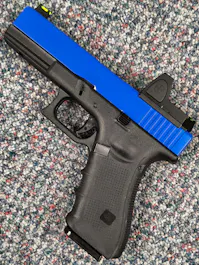 RAVEN BY-105500 - EU17 GBB Pistol w/BDS; Pre Two-Tone