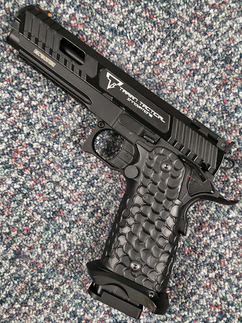 CYMA BY-105501 - CM.138 TTI JW3 Hi-Capa Combat Master AEP