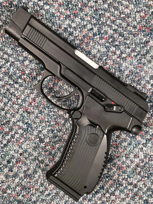 CYMA BY-105502 - CM.136 Grach EBB; MOSFET Edition