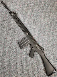King Arms BY-105645 - FN Herstal FAL Carbine AEG