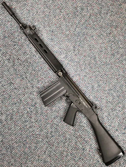 King Arms BY-105645 - FN Herstal FAL Carbine AEG
